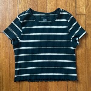 American Eagle Green Striped Cropped Tee Women’s S